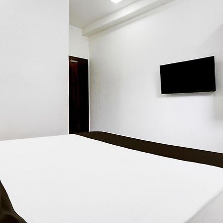 Super Hotel O Vip Road Formerly Hotel Lotus Σουράτ Εξωτερικό φωτογραφία