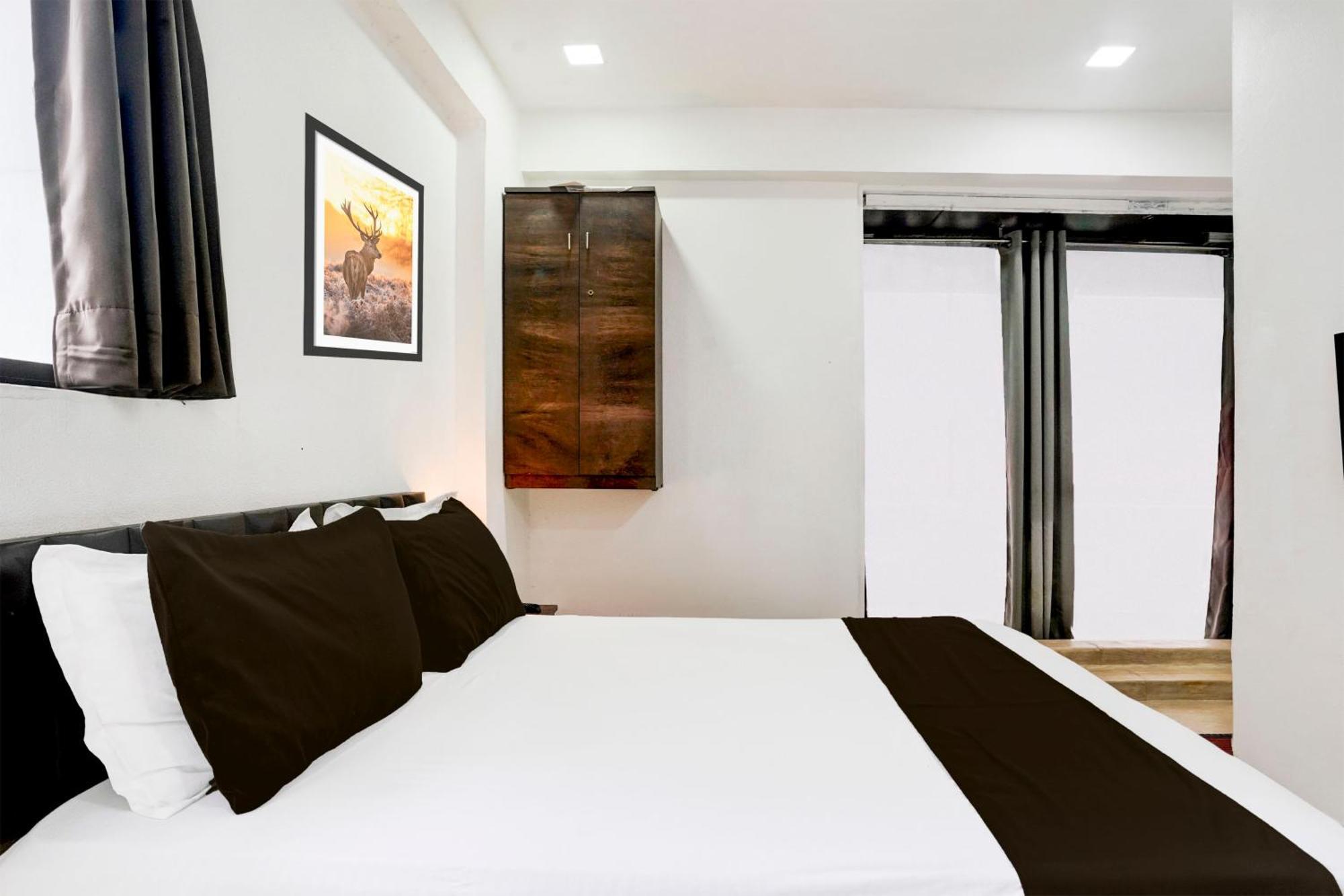Super Hotel O Vip Road Formerly Hotel Lotus Σουράτ Εξωτερικό φωτογραφία