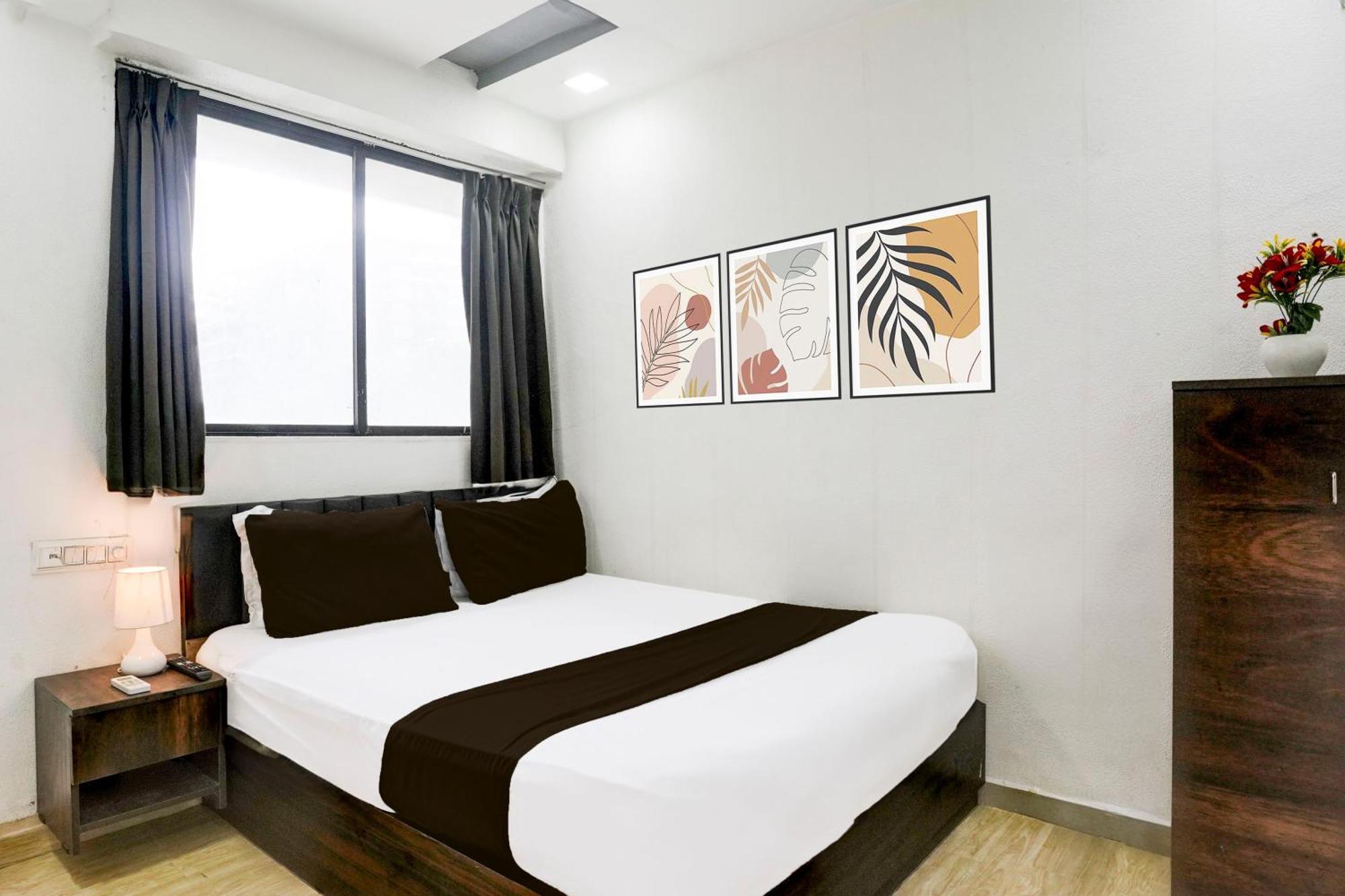 Super Hotel O Vip Road Formerly Hotel Lotus Σουράτ Εξωτερικό φωτογραφία