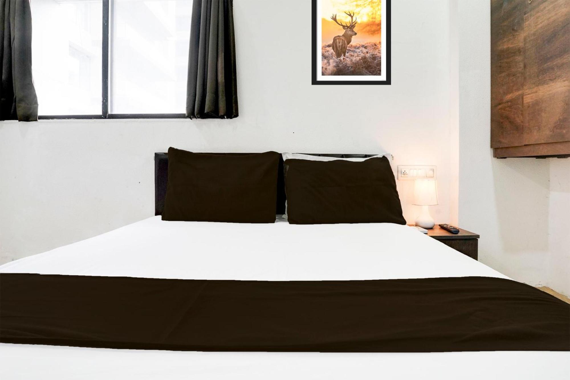 Super Hotel O Vip Road Formerly Hotel Lotus Σουράτ Εξωτερικό φωτογραφία