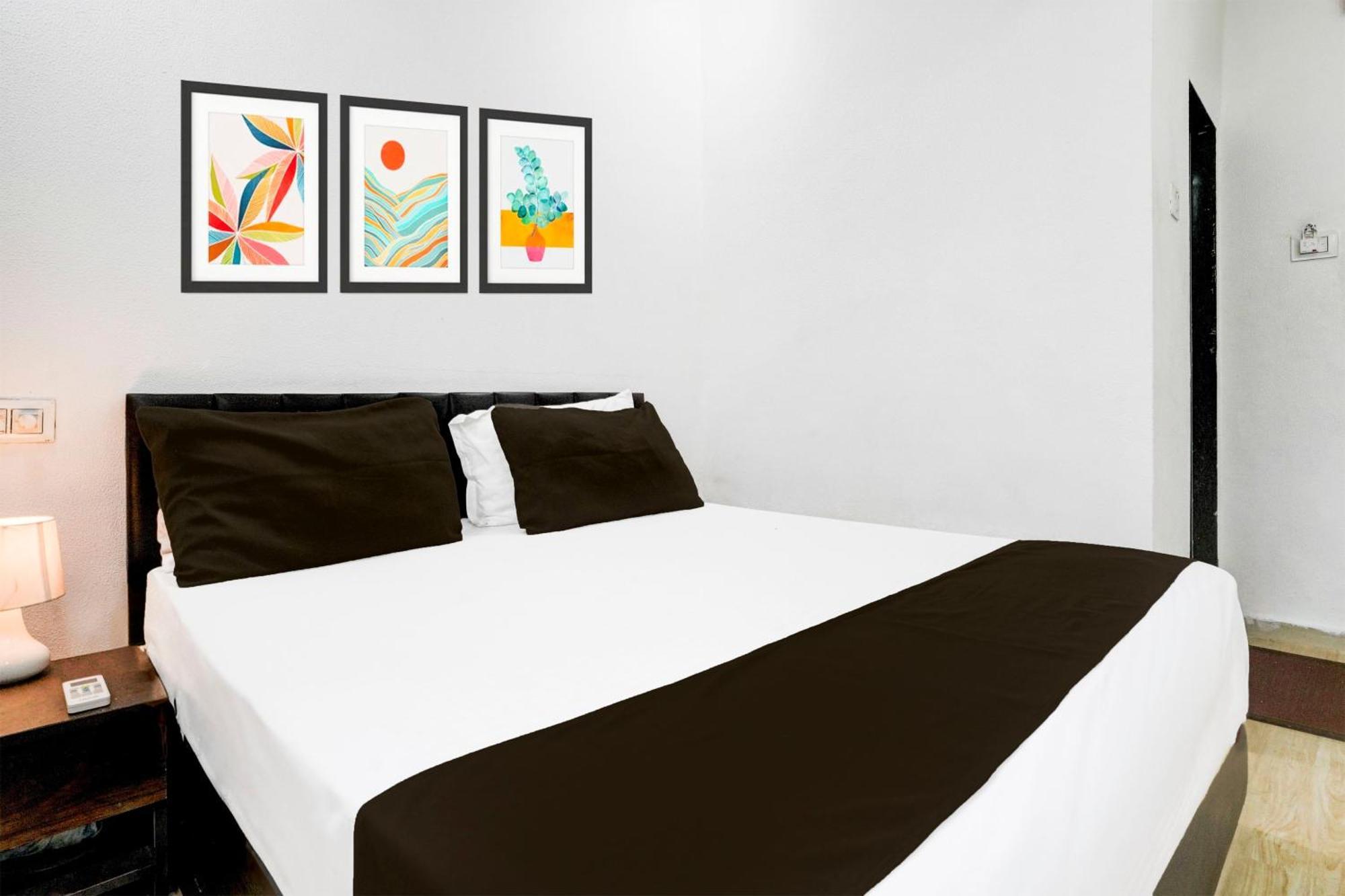 Super Hotel O Vip Road Formerly Hotel Lotus Σουράτ Εξωτερικό φωτογραφία